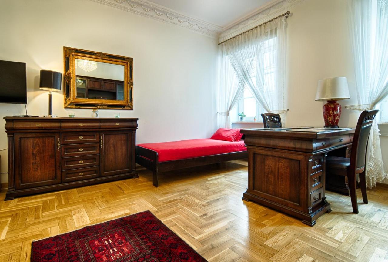 Old Town Kanonia Apartments Варшава Экстерьер фото